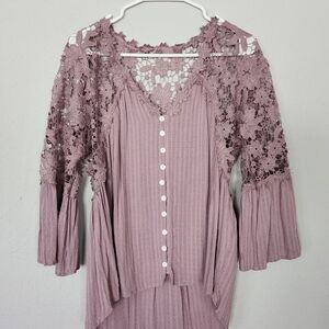 Elegant Lace Trimmed Mauve Top